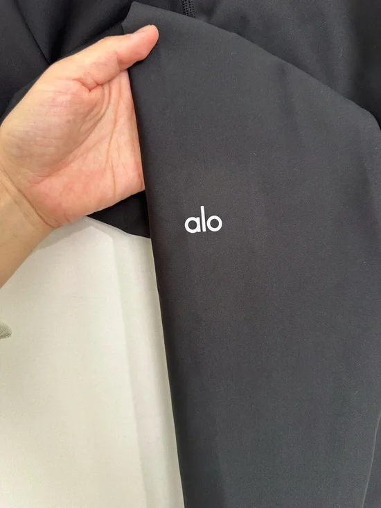 ALO Yoga 7/8 High-Waist Airlift Black Performance Legging Small LIKE NEW - Picture 6 of 7